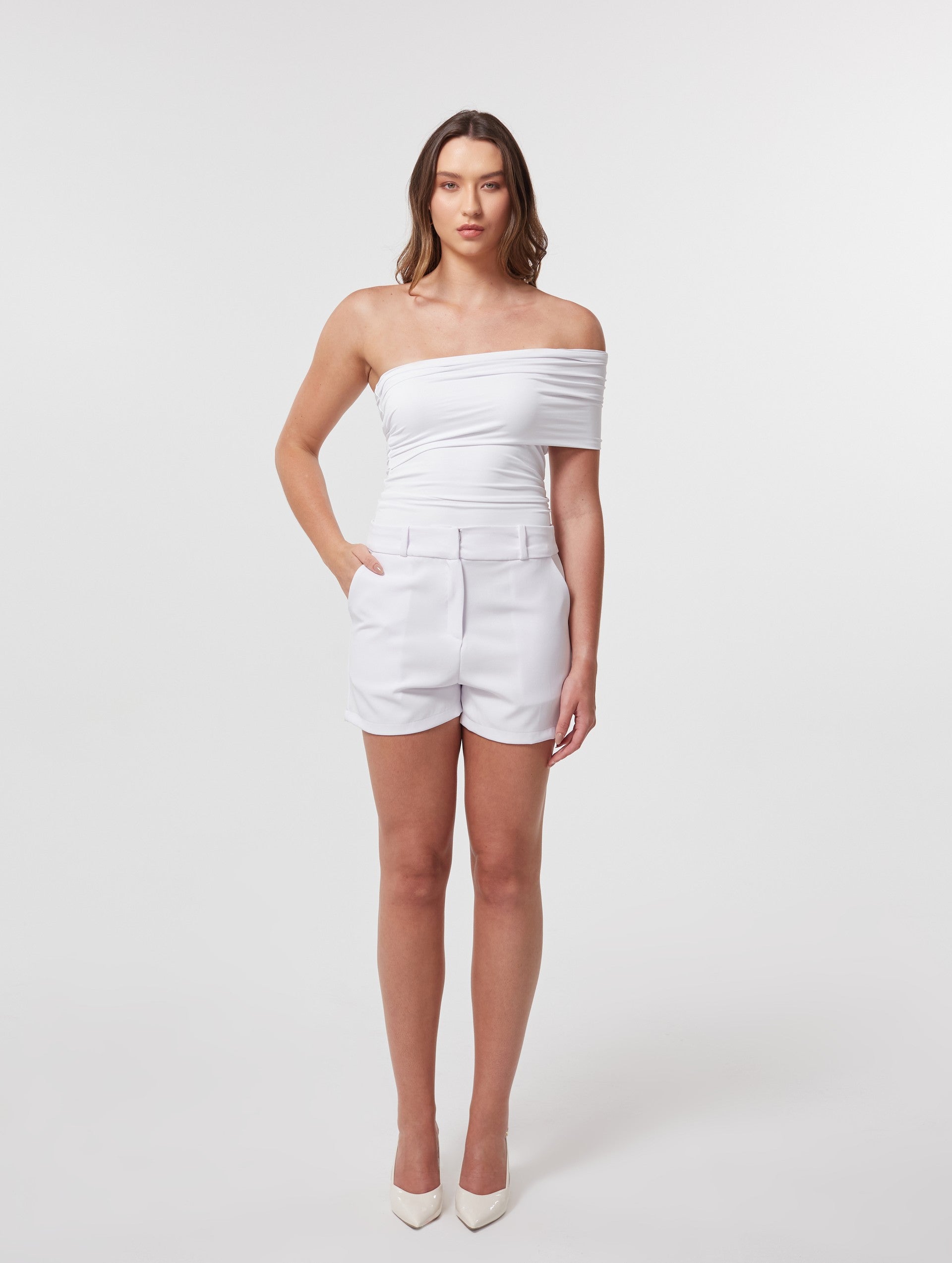 Short Helena off white